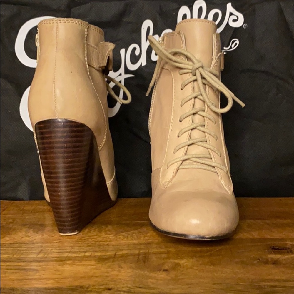 “Seychelles” Taupe Leather Wildlife Bootie - Picture 6 of 7